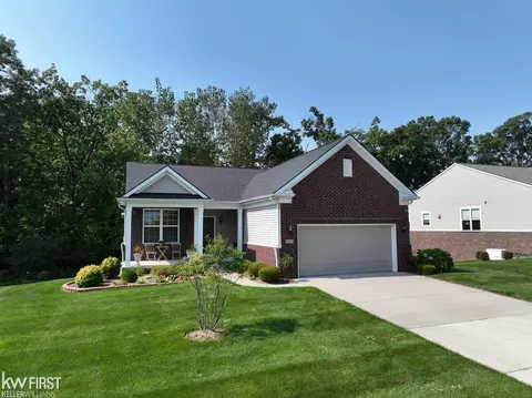 9576 Pine Vly #239, Grand Blanc, MI 48439