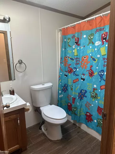 Bath - 3841 Cedar, Clarkston, MI 48348 photo 3 of 3