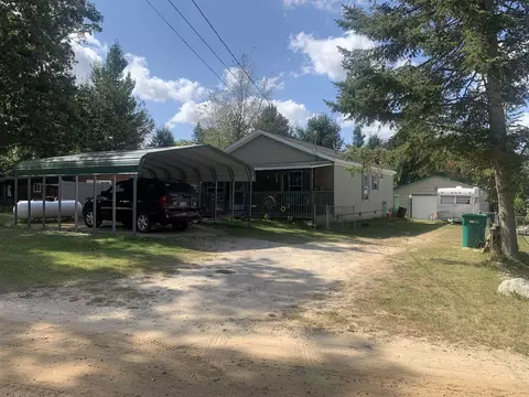 4161 Oak Hl, Harrison, MI 48625