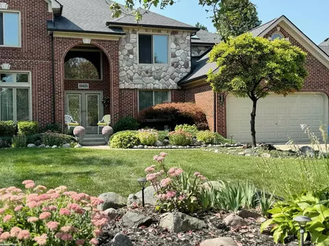 39425 Ladrone, Sterling Heights, MI 48313