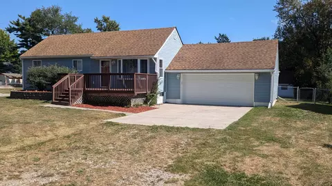 47230 Pinecrest, Utica, MI 48317