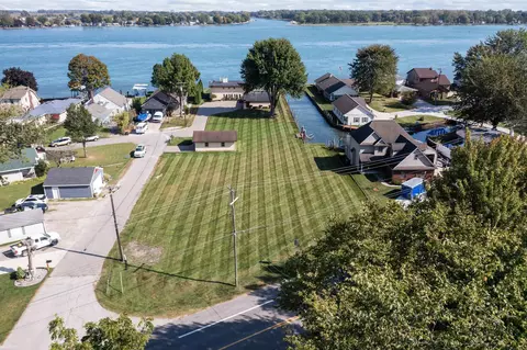 9503 Frank, Algonac, MI 48001 photo 18
