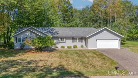 927 Dalmar, Kingsford, MI 49802