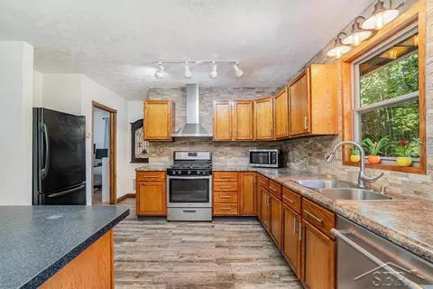 Kitchen - 13748 Dice, Hemlock, MI 48626 photo 2 of 3