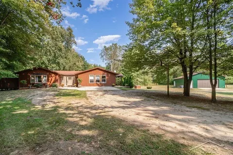 13748 Dice, Hemlock, MI 48626