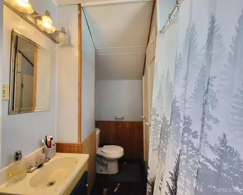 Bath - 516 S 19th, Escanaba, MI 49829 photo 1 of 1