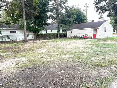 413 5th, Menominee, MI 49858