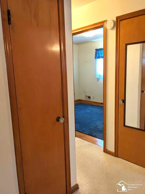 Entry Way - 1329 Arbor, Monroe, MI 48162 photo 1 of 1