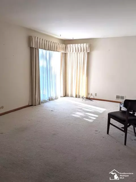 Living - 1329 Arbor, Monroe, MI 48162 photo 2 of 2