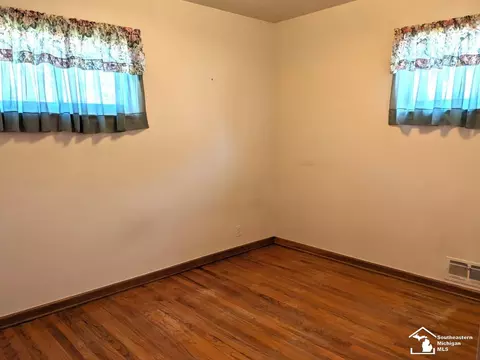 Bedroom - 1329 Arbor, Monroe, MI 48162 photo 2 of 4