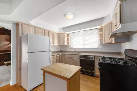 Kitchen - 3482 Pasadena, Troy, MI 48083 photo 2 of 2