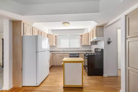 Kitchen - 3482 Pasadena, Troy, MI 48083 photo 1 of 2