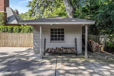 Exterior - 78 Vendome, Grosse Pointe Farms, MI 48236 photo 10 of 18