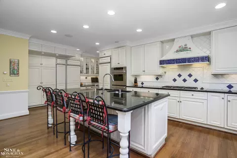 Kitchen - 78 Vendome, Grosse Pointe Farms, MI 48236 photo 2 of 7