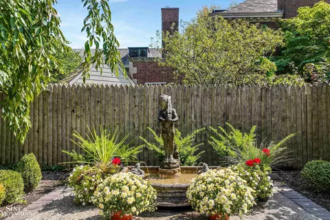 Exterior - 78 Vendome, Grosse Pointe Farms, MI 48236 photo 7 of 18