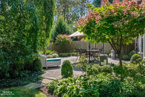 Exterior - 78 Vendome, Grosse Pointe Farms, MI 48236 photo 14 of 18