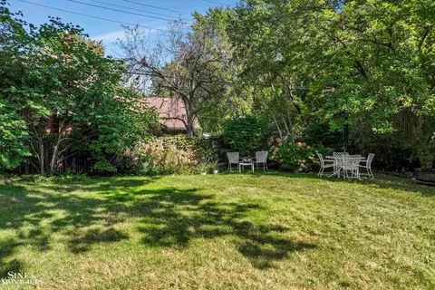Exterior - 78 Vendome, Grosse Pointe Farms, MI 48236 photo 12 of 18