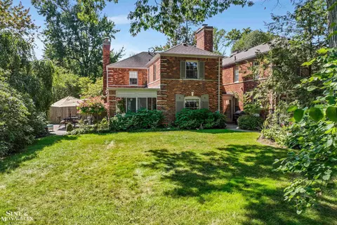 Exterior - 78 Vendome, Grosse Pointe Farms, MI 48236 photo 11 of 18