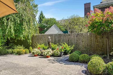 Exterior - 78 Vendome, Grosse Pointe Farms, MI 48236 photo 8 of 18