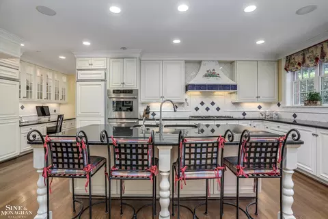 Kitchen - 78 Vendome, Grosse Pointe Farms, MI 48236 photo 3 of 7