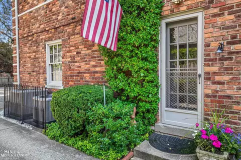 Exterior - 78 Vendome, Grosse Pointe Farms, MI 48236 photo 9 of 18