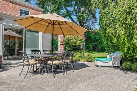 Exterior - 78 Vendome, Grosse Pointe Farms, MI 48236 photo 6 of 18