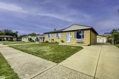 29555 Garden, Roseville, MI 48066