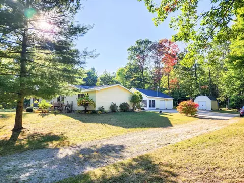 3901 E Long Lk, Harrison, MI 48625