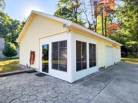 Exterior - 3901 E Long Lk, Harrison, MI 48625 photo 7 of 15