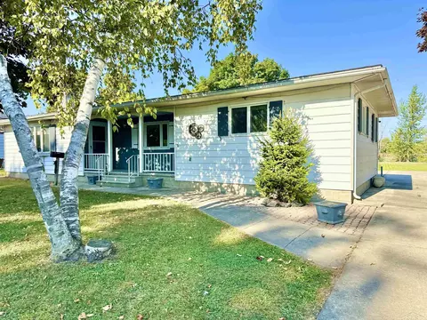 348 S S Ctr, Sebewaing, MI 48759