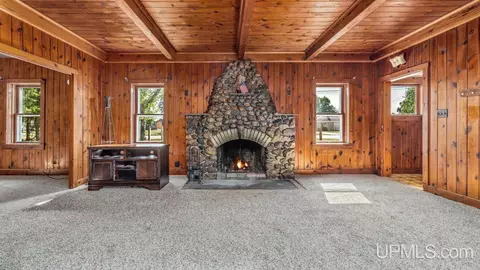 Living - 3232 S 8th, Escanaba, MI 49829 photo 1 of 3