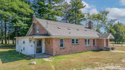Exterior - 3232 S 8th, Escanaba, MI 49829 photo 1 of 1