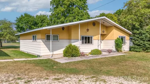 7992 2775 Ln, Rapid River, MI 49878