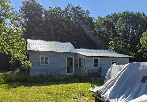 5200 Half Moon, Lake, MI 48632