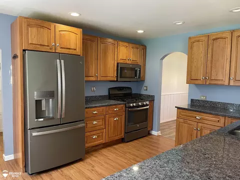 1817 Lynbrook, Flint, MI 48507 photo 2