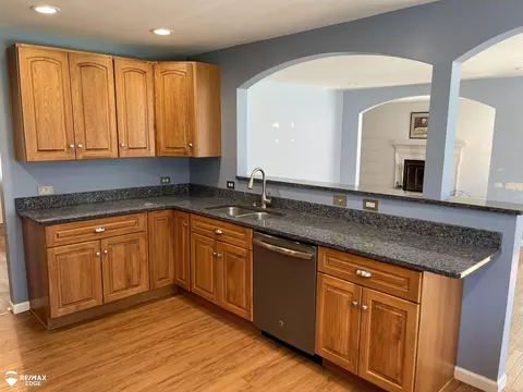 1817 Lynbrook, Flint, MI 48507 photo 4