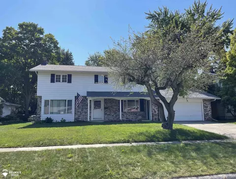 1817 Lynbrook, Flint, MI 48507