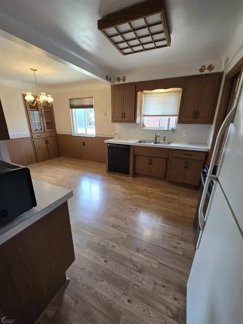 8283 Stanley, Warren, MI 48093 photo 6