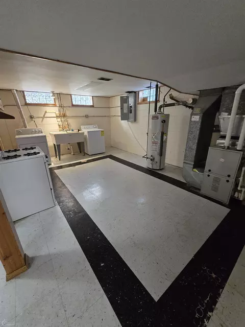 8283 Stanley, Warren, MI 48093 photo 25