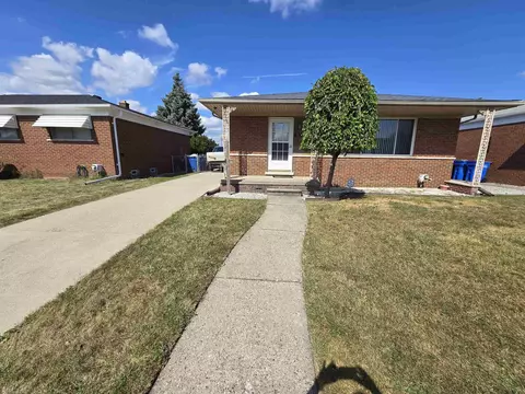 8283 Stanley, Warren, MI 48093 photo 3