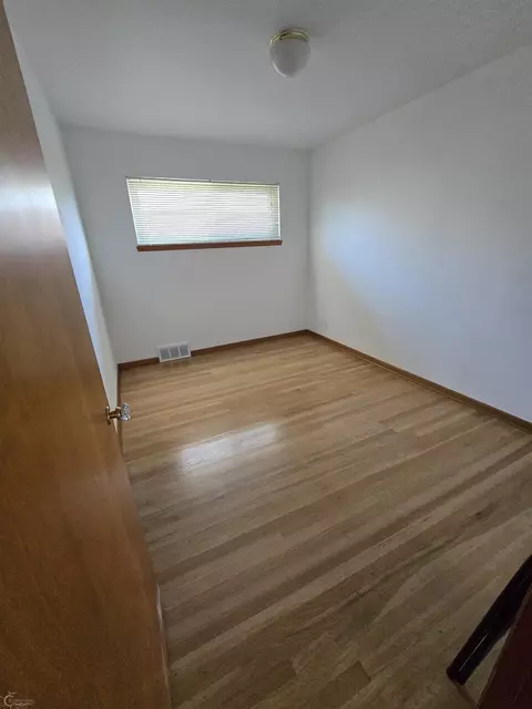 8283 Stanley, Warren, MI 48093 photo 11