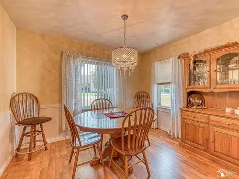 Dining - 2505 10th, Monroe, MI 48162 photo 1 of 3