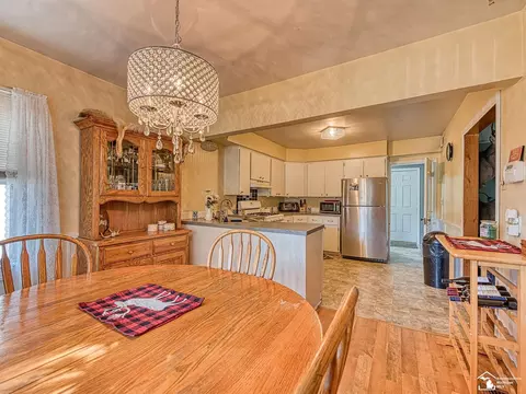 Dining - 2505 10th, Monroe, MI 48162 photo 2 of 3