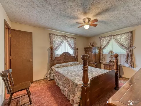 Bedroom - 3563 Bluebush, Monroe, MI 48162 photo 4 of 5