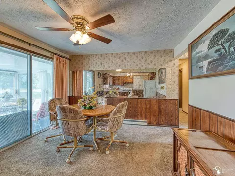 Dining - 3563 Bluebush, Monroe, MI 48162 photo 3 of 3