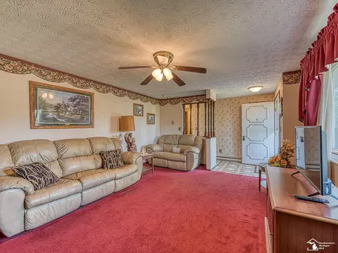 Living - 3563 Bluebush, Monroe, MI 48162 photo 3 of 3