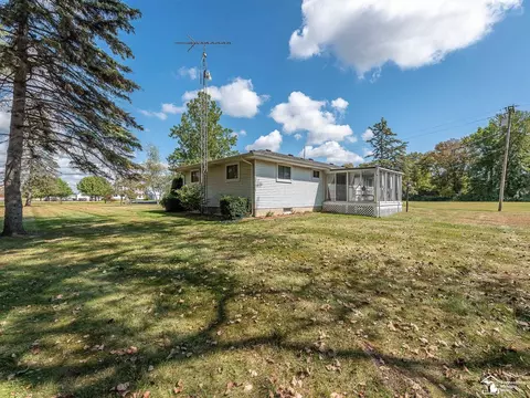 Exterior - 3563 Bluebush, Monroe, MI 48162 photo 6 of 13