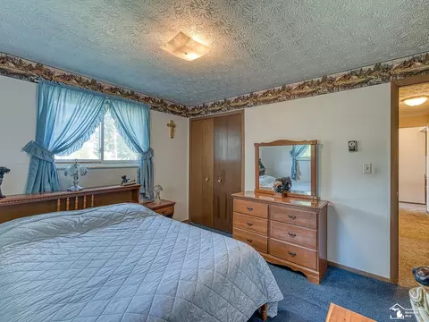Bedroom - 3563 Bluebush, Monroe, MI 48162 photo 3 of 5