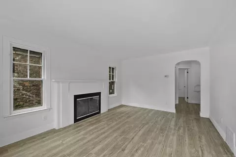305 E Harry, Hazel Park, MI 48030 photo 5