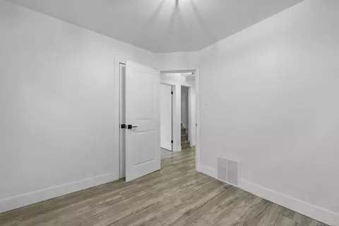305 E Harry, Hazel Park, MI 48030 photo 14